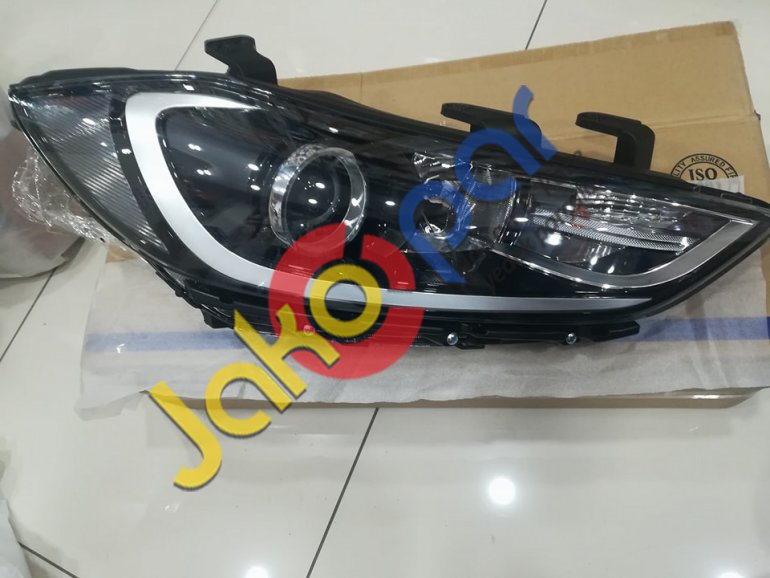 Hyundai Elantra 2016-2018 Sağ Far 92202-f2000